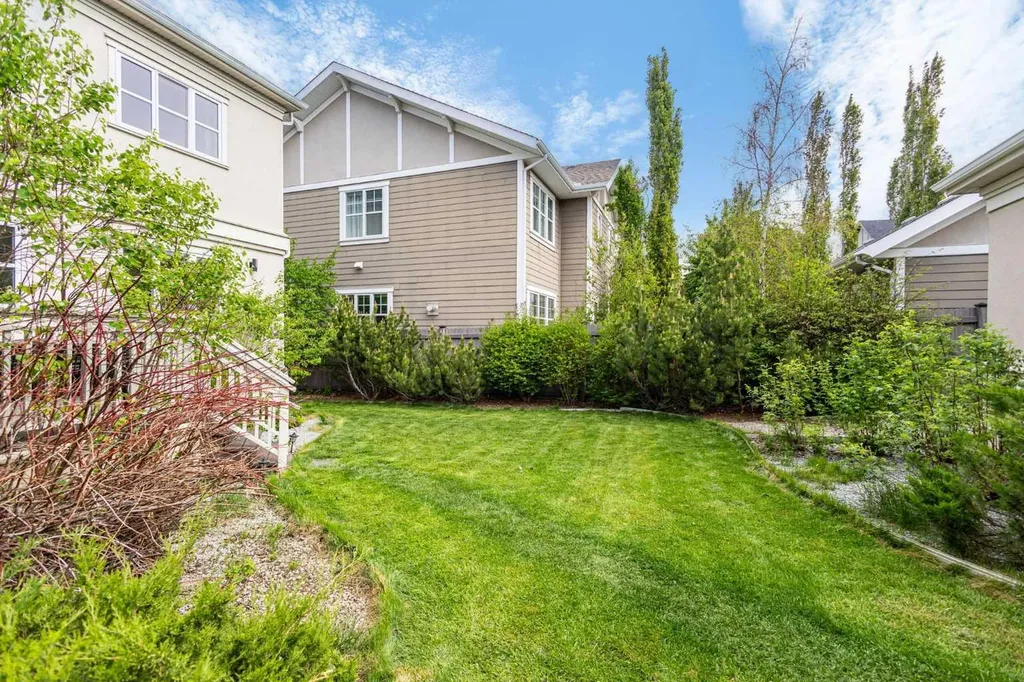 3804 Sarcee Road SW Calgary AB T3E 7W9