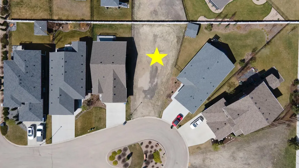 14 Tindale Place Red Deer AB T4P 0T8