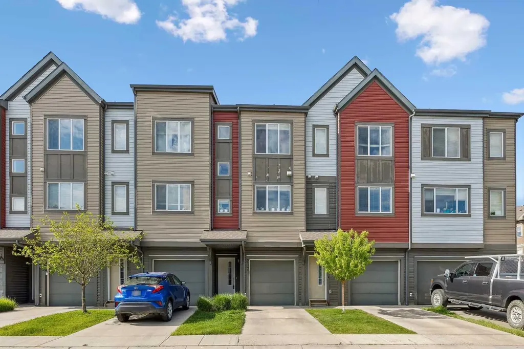 213 Copperpond Villas SE Calgary AB T2Z 5B9