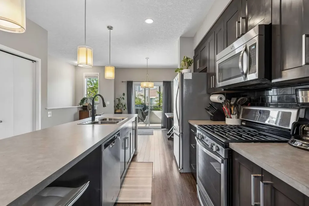 213 Copperpond Villas SE Calgary AB T2Z 5B9