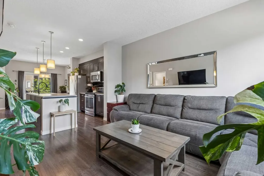 213 Copperpond Villas SE Calgary AB T2Z 5B9