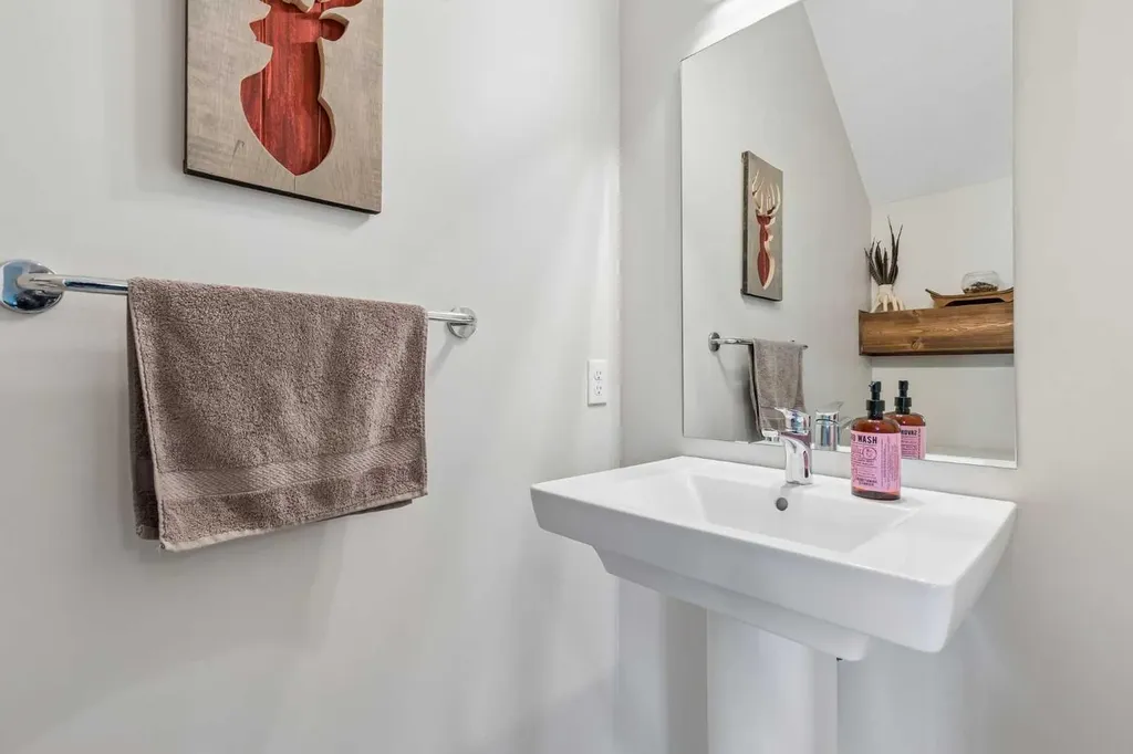 213 Copperpond Villas SE Calgary AB T2Z 5B9