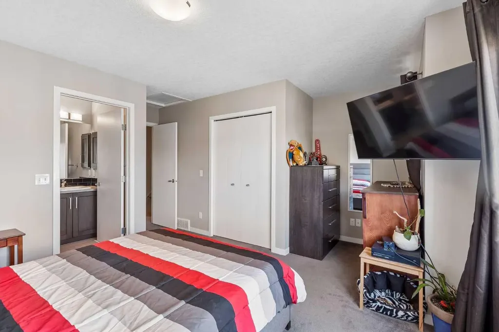 213 Copperpond Villas SE Calgary AB T2Z 5B9