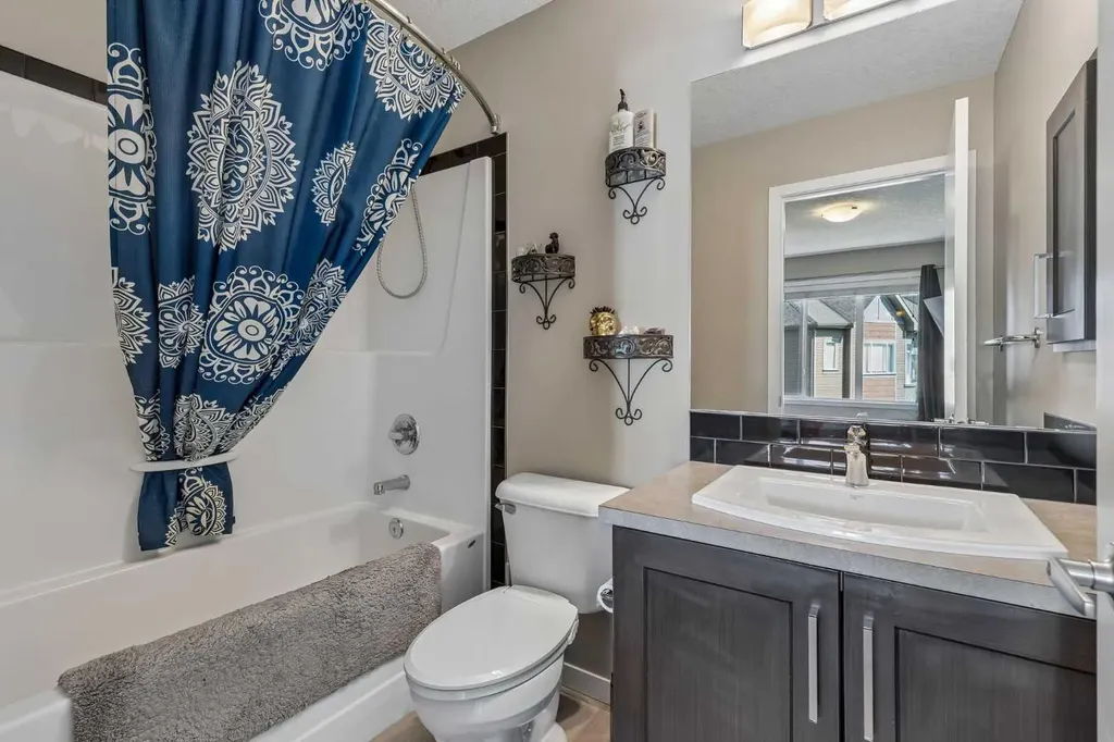213 Copperpond Villas SE Calgary AB T2Z 5B9