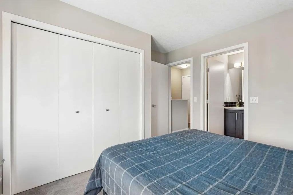 213 Copperpond Villas SE Calgary AB T2Z 5B9