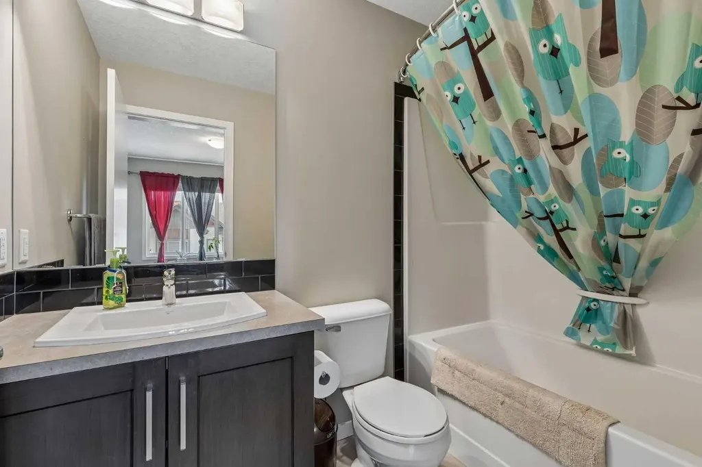 213 Copperpond Villas SE Calgary AB T2Z 5B9
