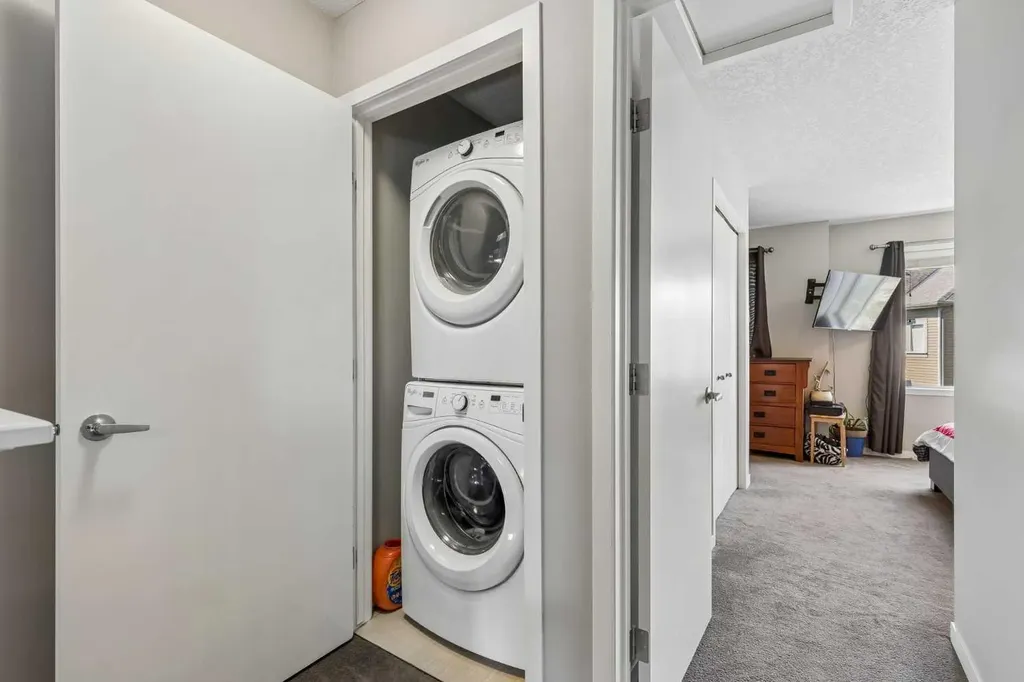 213 Copperpond Villas SE Calgary AB T2Z 5B9