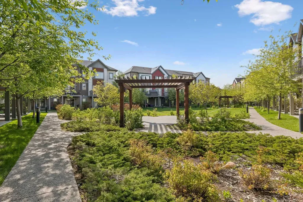 213 Copperpond Villas SE Calgary AB T2Z 5B9