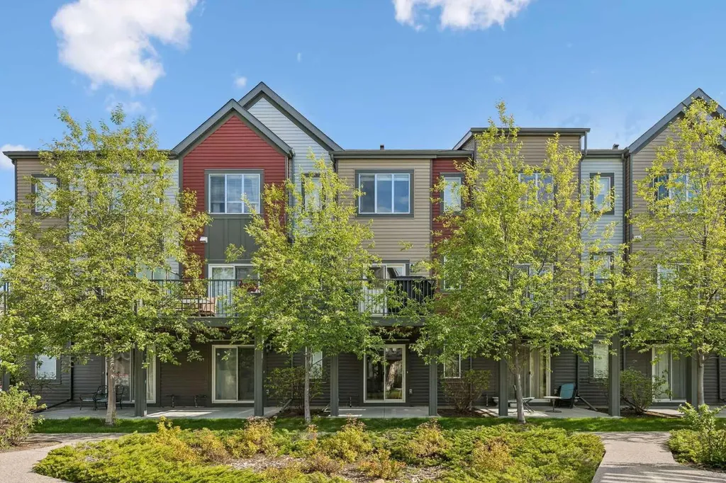 213 Copperpond Villas SE Calgary AB T2Z 5B9