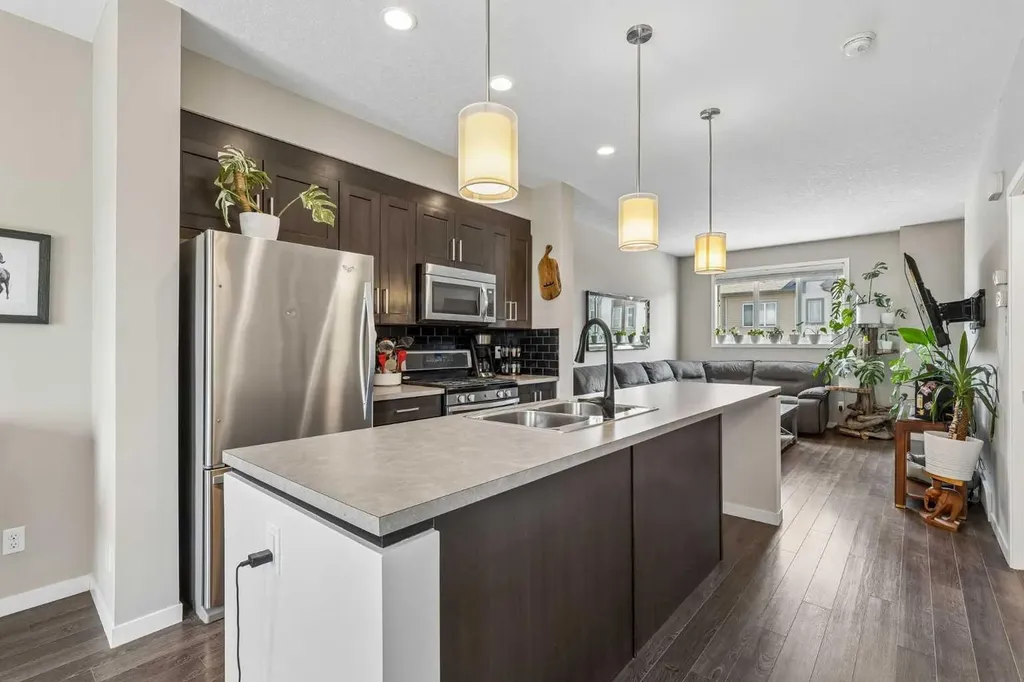 213 Copperpond Villas SE Calgary AB T2Z 5B9