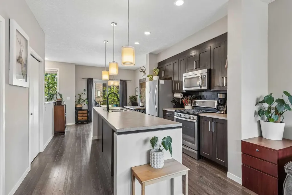 213 Copperpond Villas SE Calgary AB T2Z 5B9