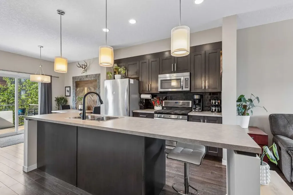 213 Copperpond Villas SE Calgary AB T2Z 5B9