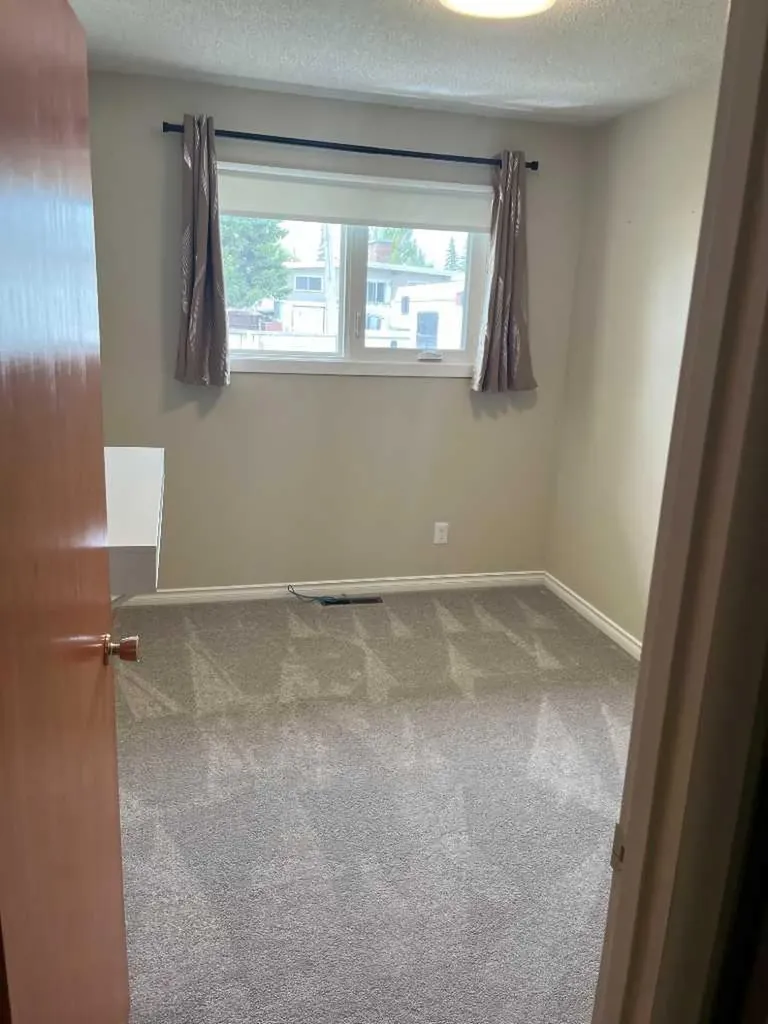 2015 Milne Drive NE Calgary AB T2E 6B7