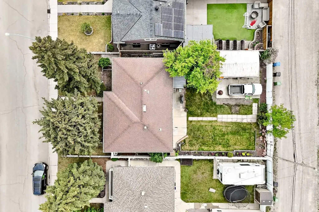 2015 Milne Drive NE Calgary AB T2E 6B7