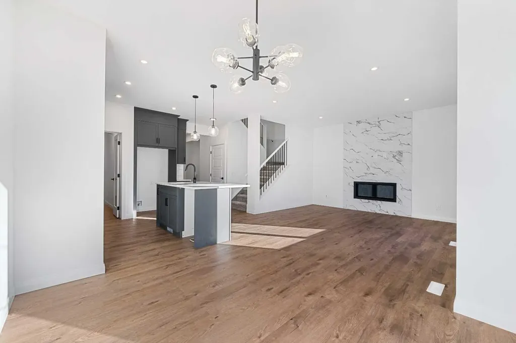 95 Dawson Wharf Mount Chestermere AB T1X 2X7
