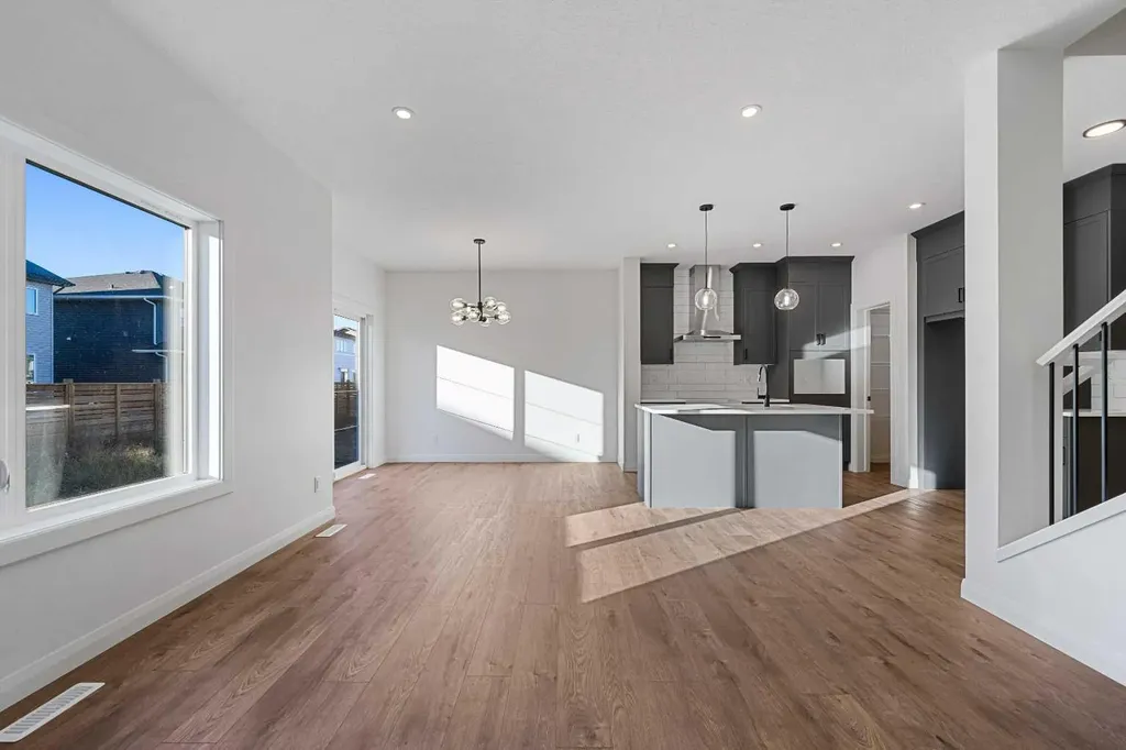 95 Dawson Wharf Mount Chestermere AB T1X 2X7
