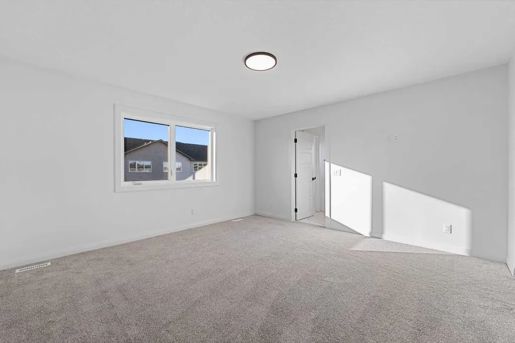 95 Dawson Wharf Mount Chestermere AB T1X 2X7