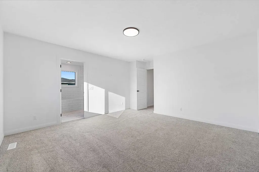 95 Dawson Wharf Mount Chestermere AB T1X 2X7