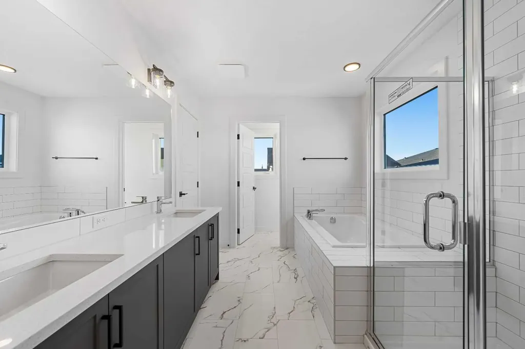 95 Dawson Wharf Mount Chestermere AB T1X 2X7
