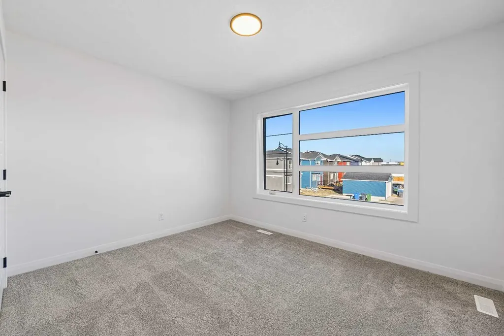 95 Dawson Wharf Mount Chestermere AB T1X 2X7