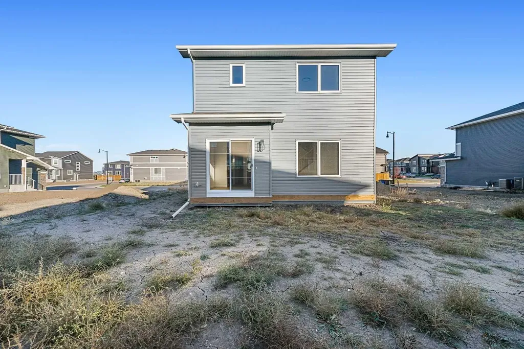 95 Dawson Wharf Mount Chestermere AB T1X 2X7