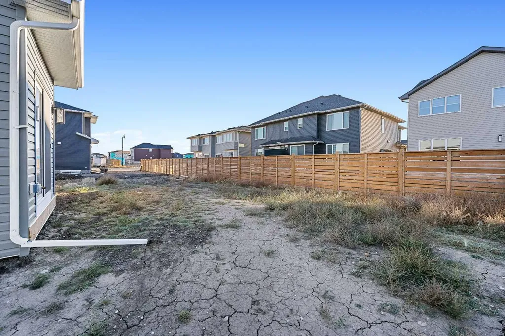 95 Dawson Wharf Mount Chestermere AB T1X 2X7