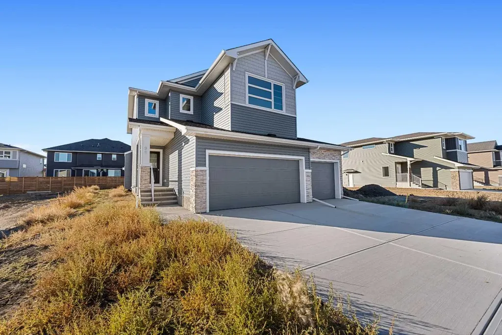 95 Dawson Wharf Mount Chestermere AB T1X 2X7