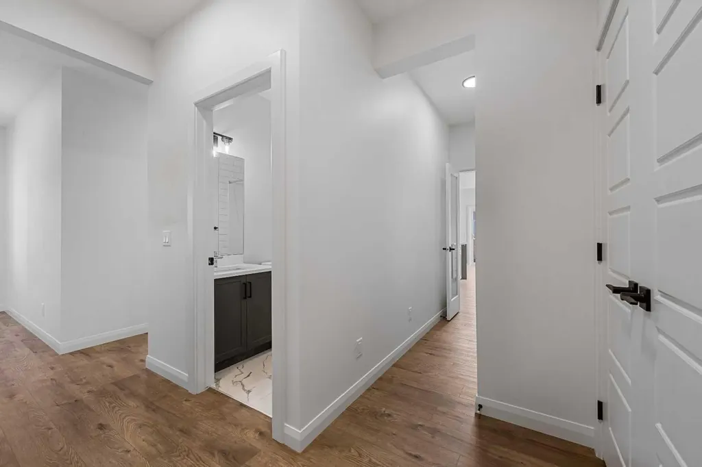 95 Dawson Wharf Mount Chestermere AB T1X 2X7