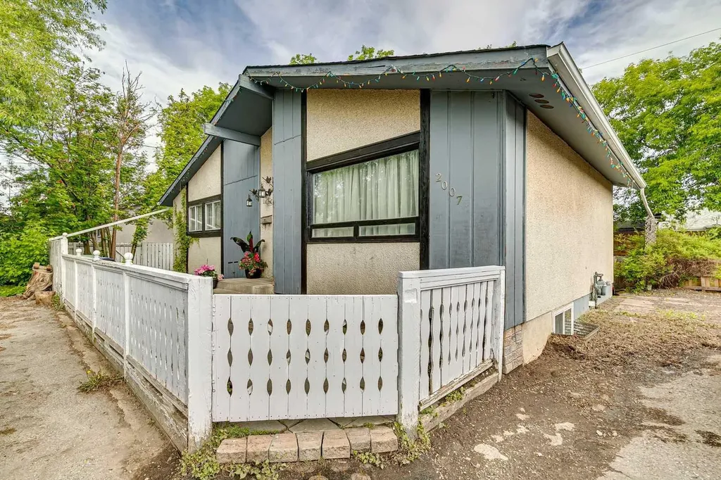 2007 Olympia Drive SE Calgary AB T2C 1H6