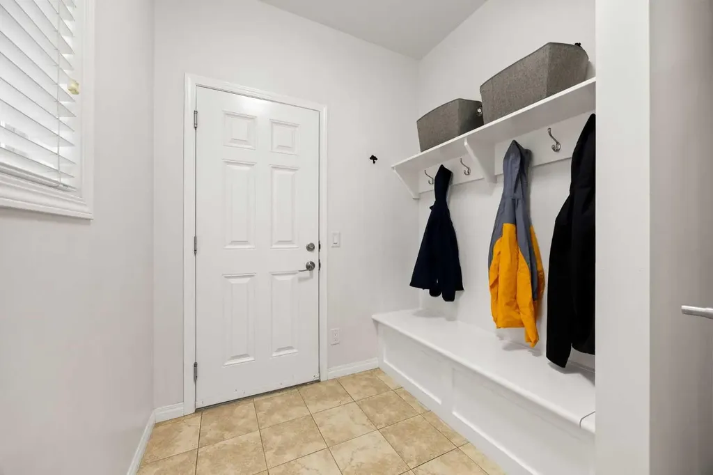 77 Cougar Ridge Cove SW Calgary AB T3H 0S5