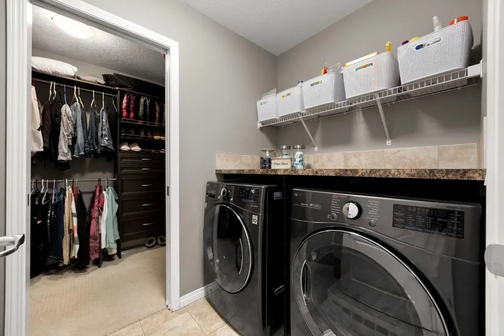 77 Cougar Ridge Cove SW Calgary AB T3H 0S5