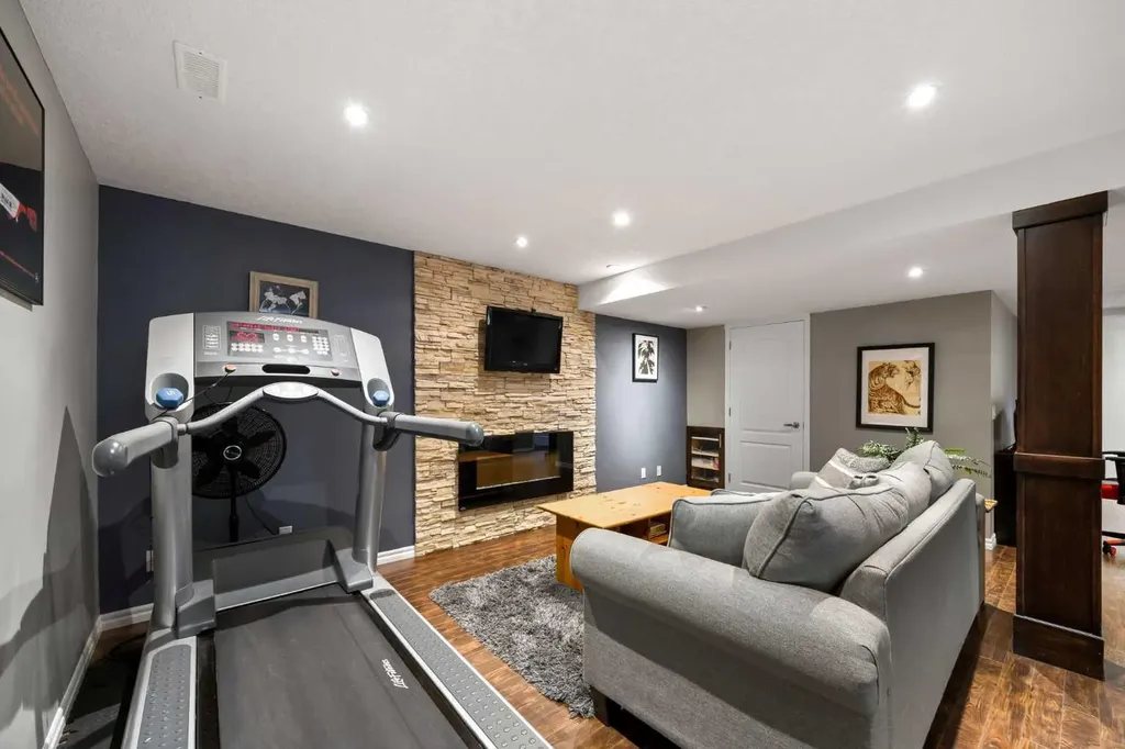 77 Cougar Ridge Cove SW Calgary AB T3H 0S5