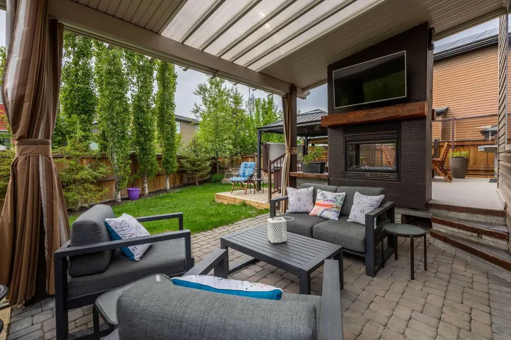 77 Cougar Ridge Cove SW Calgary AB T3H 0S5
