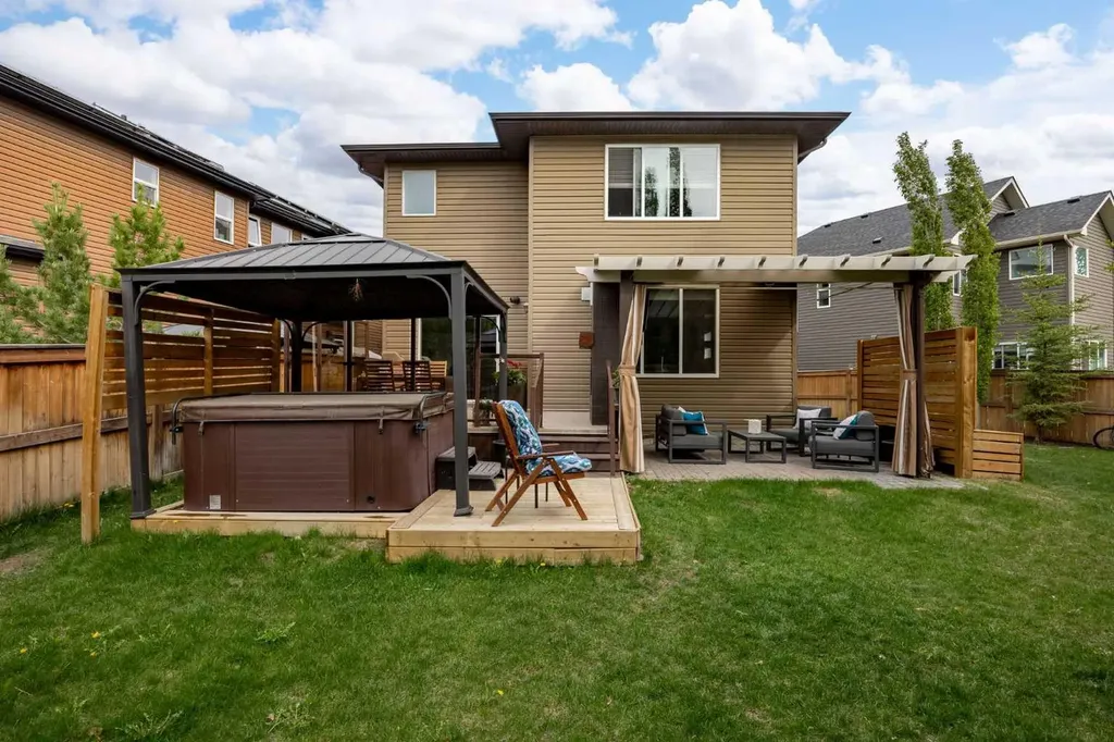 77 Cougar Ridge Cove SW Calgary AB T3H 0S5