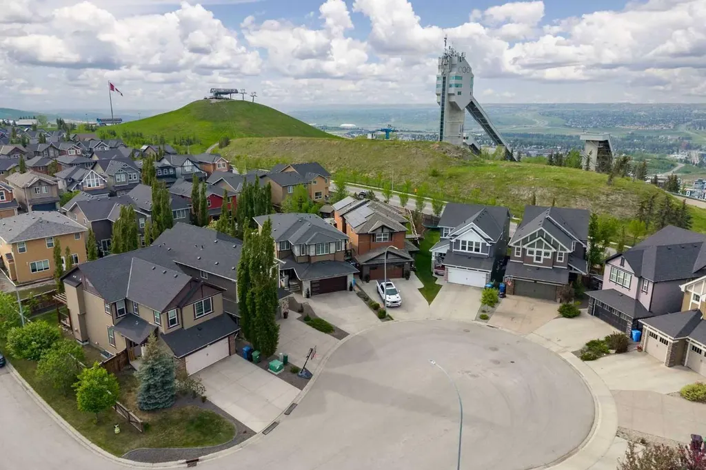 77 Cougar Ridge Cove SW Calgary AB T3H 0S5