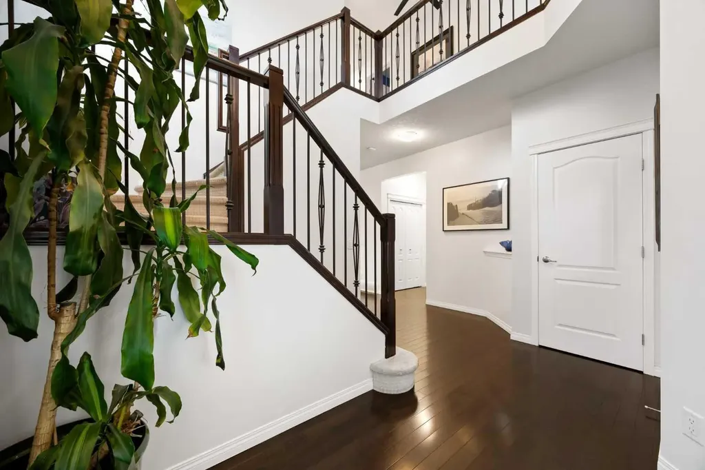 77 Cougar Ridge Cove SW Calgary AB T3H 0S5