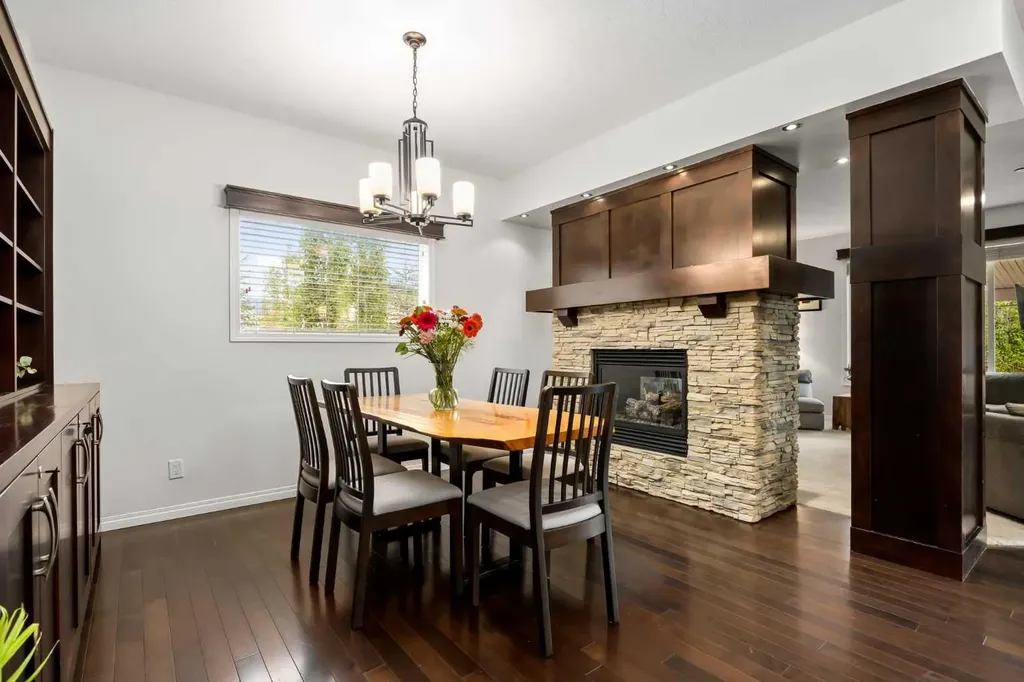 77 Cougar Ridge Cove SW Calgary AB T3H 0S5