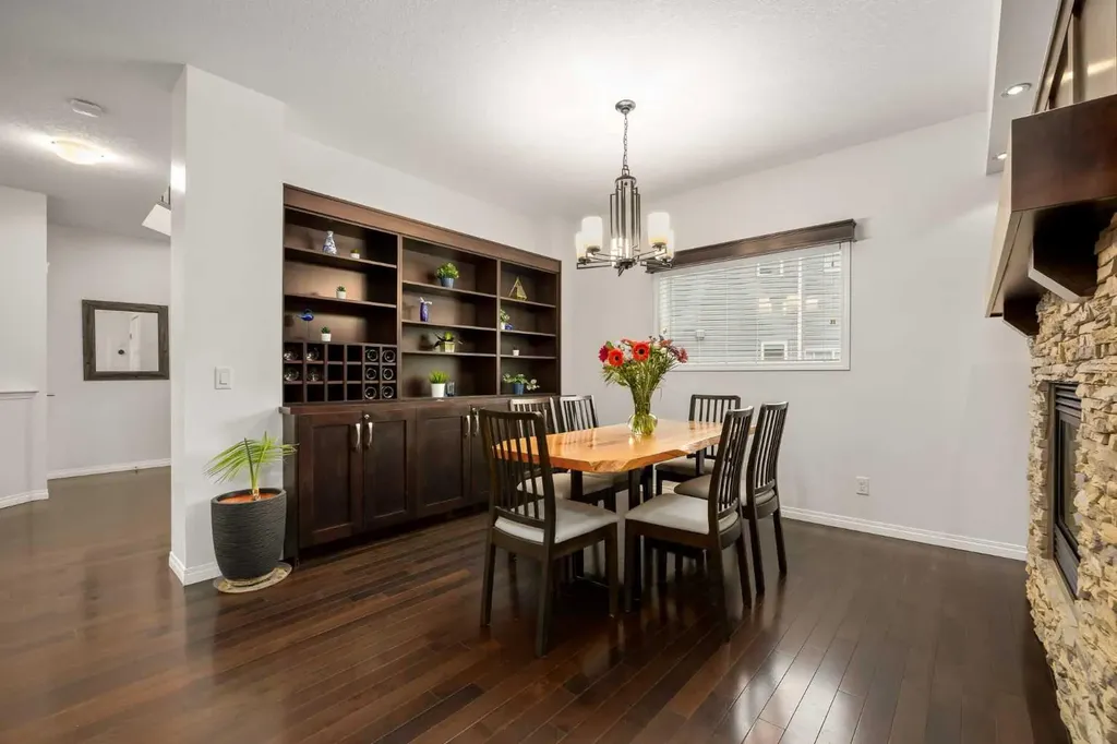 77 Cougar Ridge Cove SW Calgary AB T3H 0S5