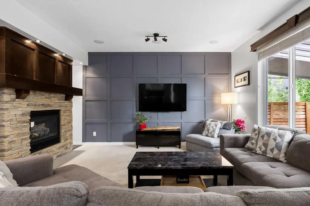 77 Cougar Ridge Cove SW Calgary AB T3H 0S5