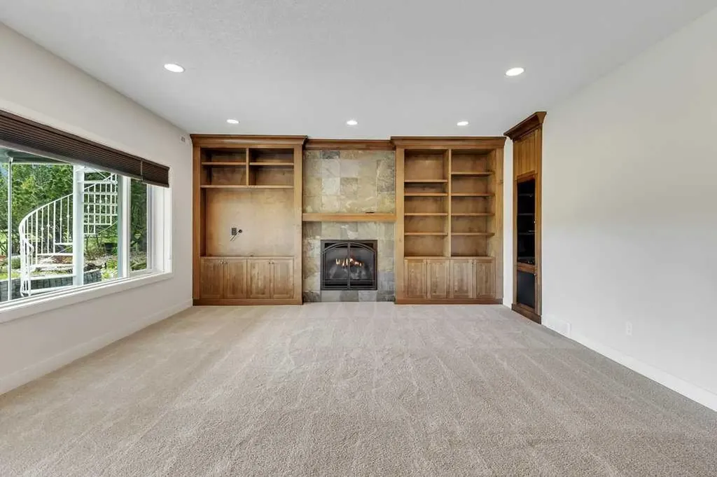 10983 Valley Springs Road NW Calgary AB T3B 5S5