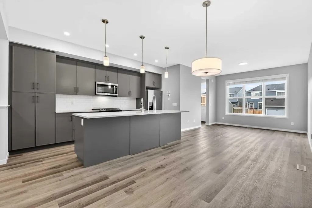 195 Magnolia Terrace SE Calgary AB T3M 3N2