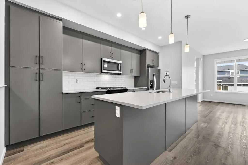 195 Magnolia Terrace SE Calgary AB T3M 3N2