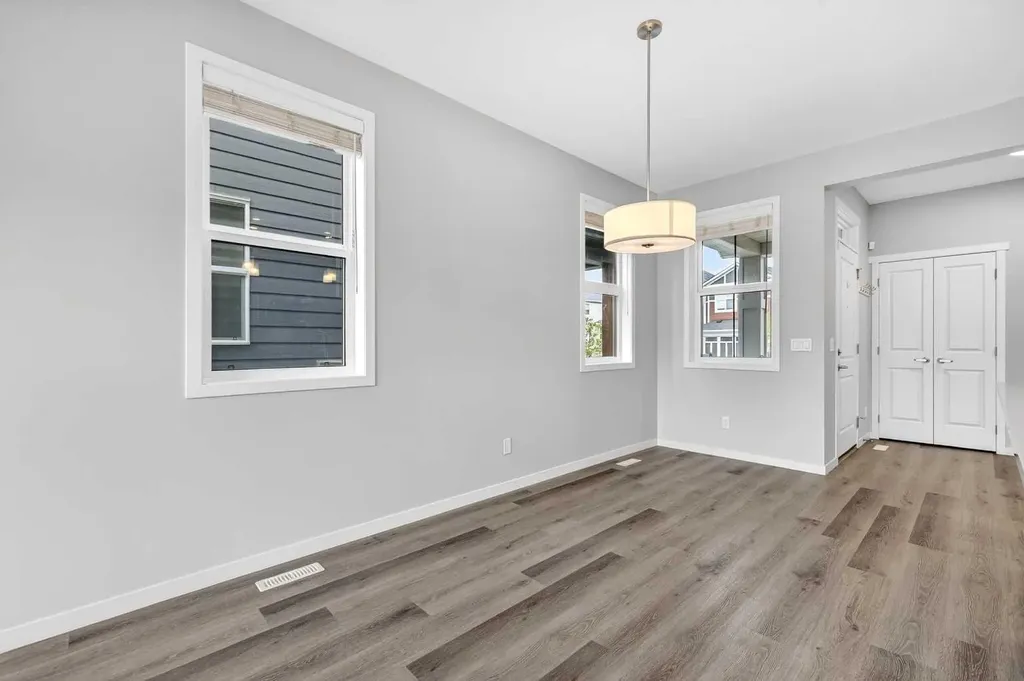195 Magnolia Terrace SE Calgary AB T3M 3N2