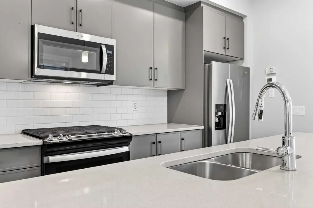 195 Magnolia Terrace SE Calgary AB T3M 3N2