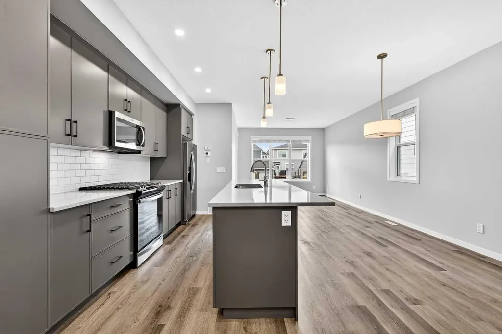 195 Magnolia Terrace SE Calgary AB T3M 3N2