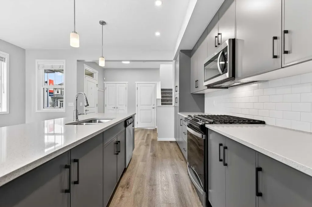 195 Magnolia Terrace SE Calgary AB T3M 3N2