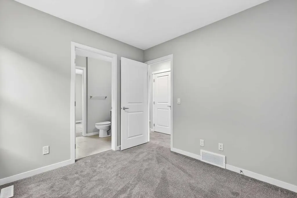 195 Magnolia Terrace SE Calgary AB T3M 3N2