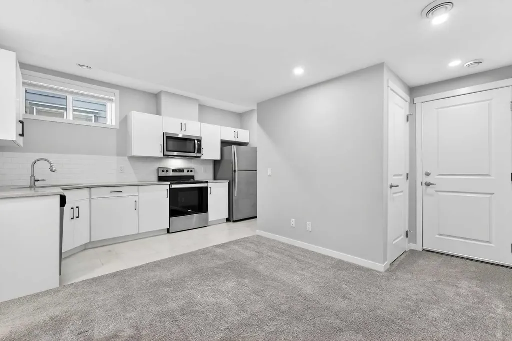 195 Magnolia Terrace SE Calgary AB T3M 3N2