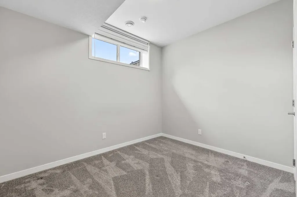 195 Magnolia Terrace SE Calgary AB T3M 3N2