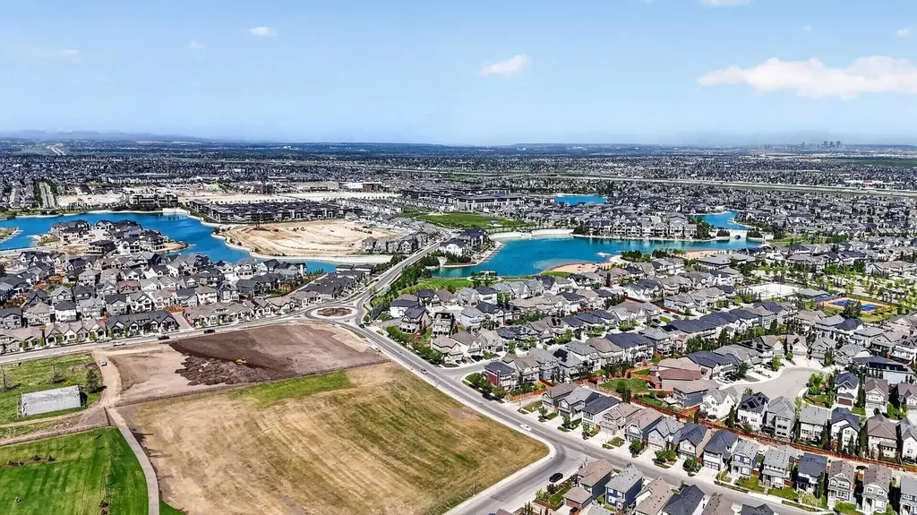 195 Magnolia Terrace SE Calgary AB T3M 3N2